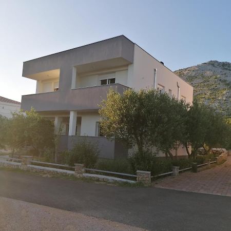 Apartments Lota Starigrad Paklenica Exterior photo